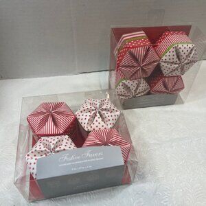 NEW 8 Holiday Paper Festive Favors Unique Table Name Tags Present Tags Boxes